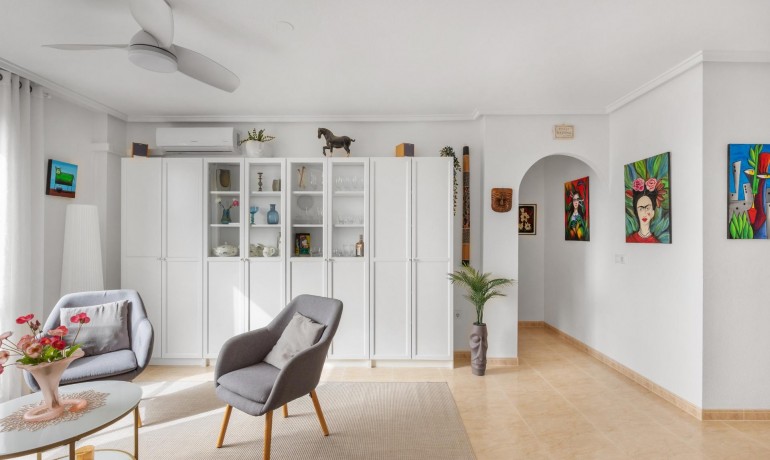 Sale - Apartment / Flat -
Torrevieja* - Estacion de autobuses