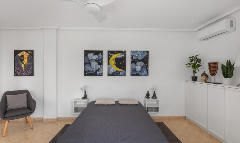 Sale - Apartment / Flat -
Torrevieja* - Estacion de autobuses