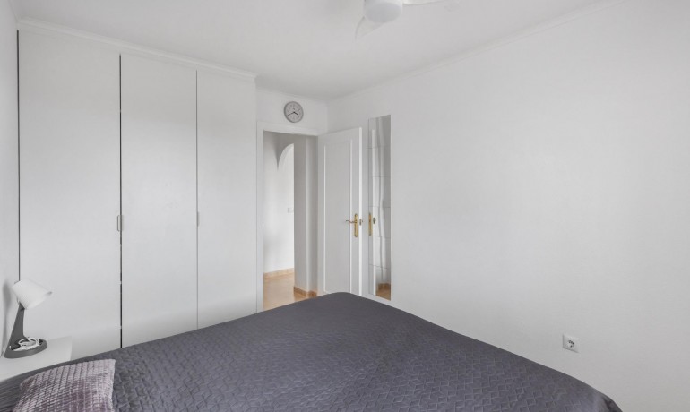 Sale - Apartment / Flat -
Torrevieja* - Estacion de autobuses