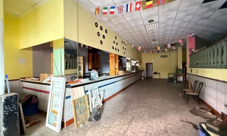 Herverkoop - Reclame -
Torrevieja* - Playa del cura