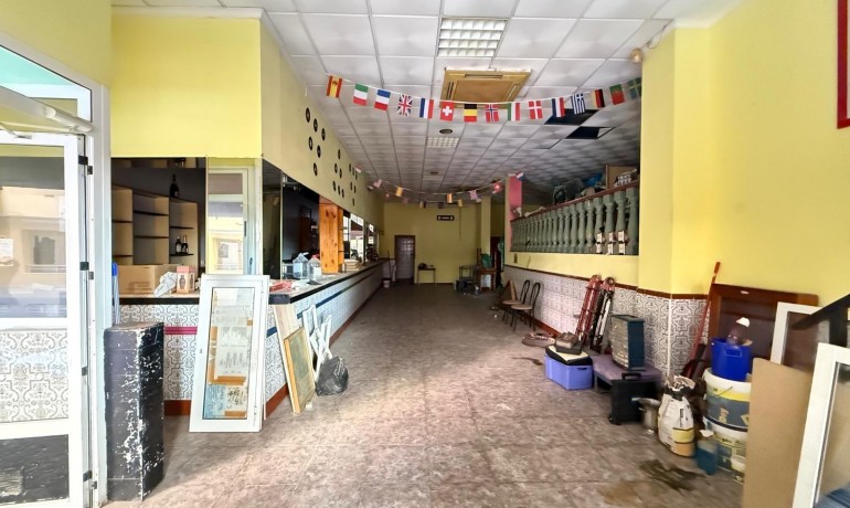 Herverkoop - Reclame -
Torrevieja* - Playa del cura