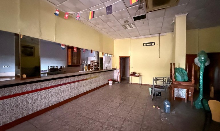 Herverkoop - Reclame -
Torrevieja* - Playa del cura