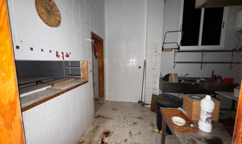 Herverkoop - Reclame -
Torrevieja* - Playa del cura