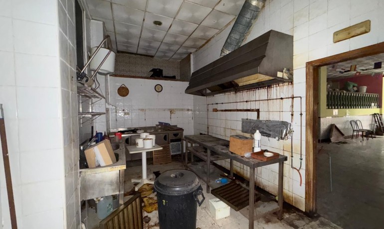 Herverkoop - Reclame -
Torrevieja* - Playa del cura