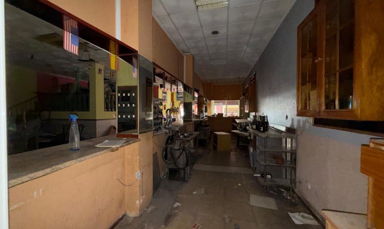 Herverkoop - Reclame -
Torrevieja* - Playa del cura