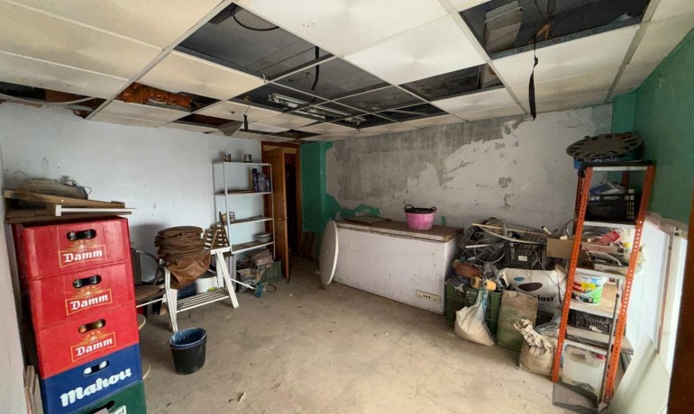 Herverkoop - Reclame -
Torrevieja* - Playa del cura