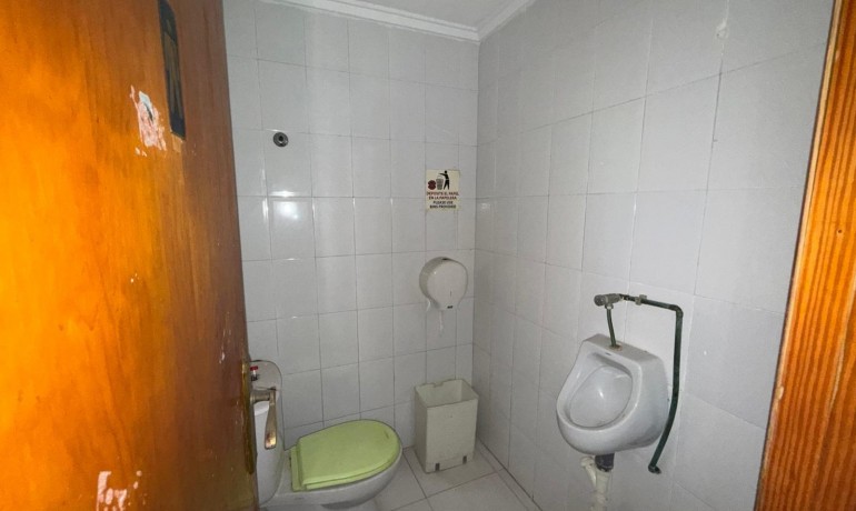 Herverkoop - Reclame -
Torrevieja* - Playa del cura