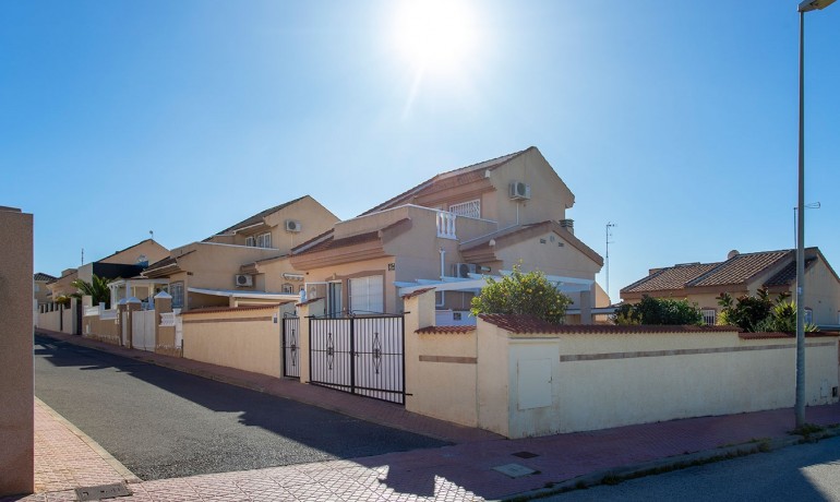 Herverkoop - Villa -
Benimar - Rojales Hills