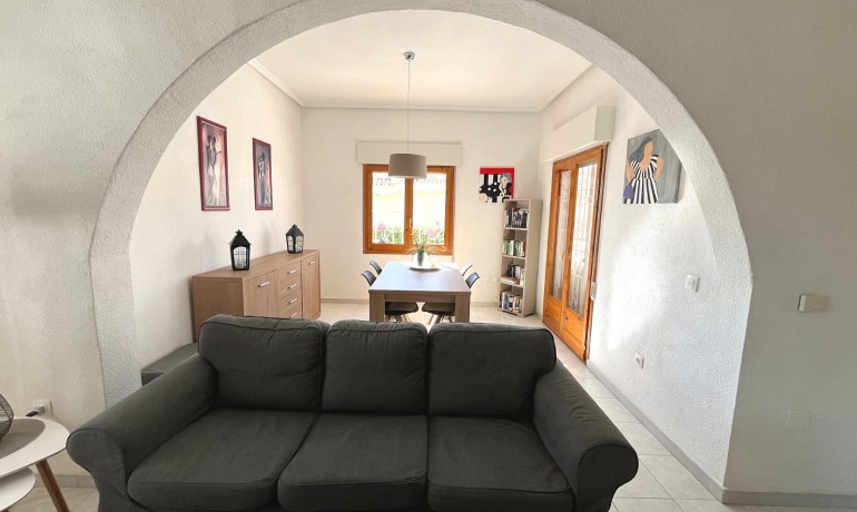 Herverkoop - Villa -
Cuidad Quesada* - Pueblo Bravo