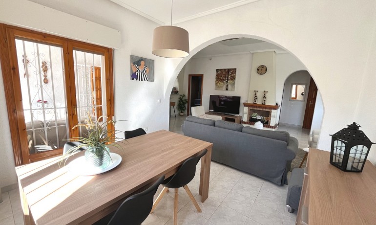 Herverkoop - Villa -
Cuidad Quesada* - Pueblo Bravo