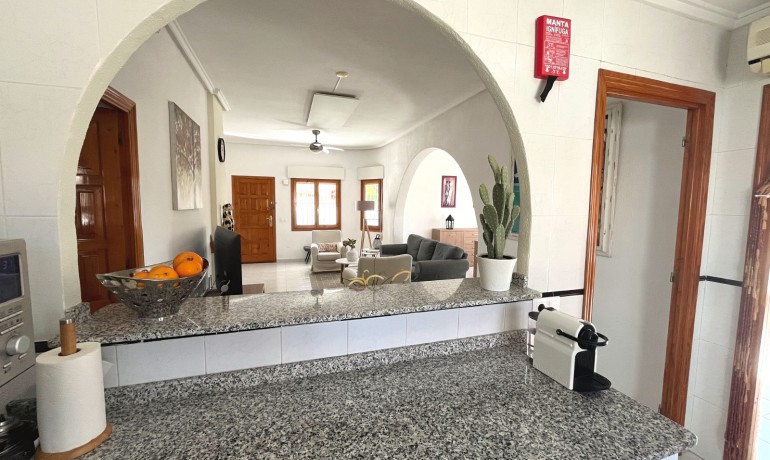 Herverkoop - Villa -
Cuidad Quesada* - Pueblo Bravo