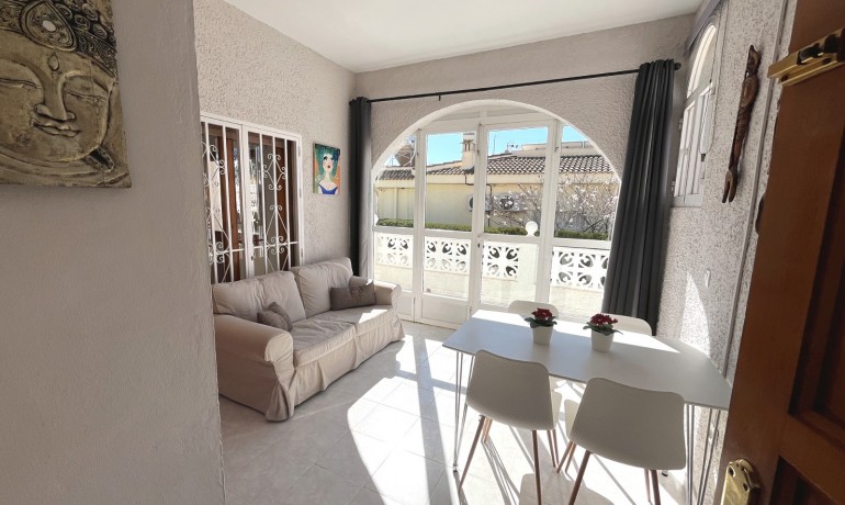 Herverkoop - Villa -
Cuidad Quesada* - Pueblo Bravo