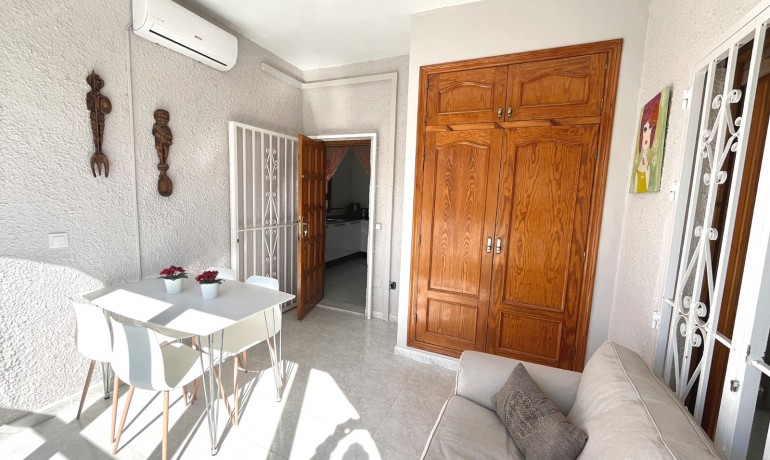 Herverkoop - Villa -
Cuidad Quesada* - Pueblo Bravo