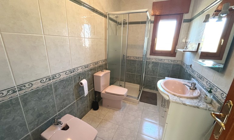 Herverkoop - Villa -
Cuidad Quesada* - Pueblo Bravo