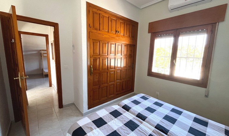 Herverkoop - Villa -
Cuidad Quesada* - Pueblo Bravo