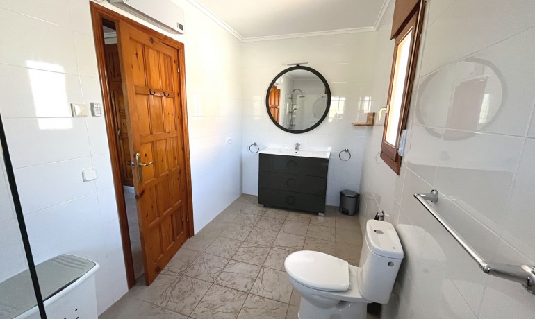 Herverkoop - Villa -
Cuidad Quesada* - Pueblo Bravo