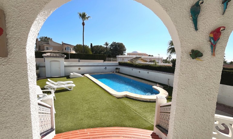 Herverkoop - Villa -
Cuidad Quesada* - Pueblo Bravo