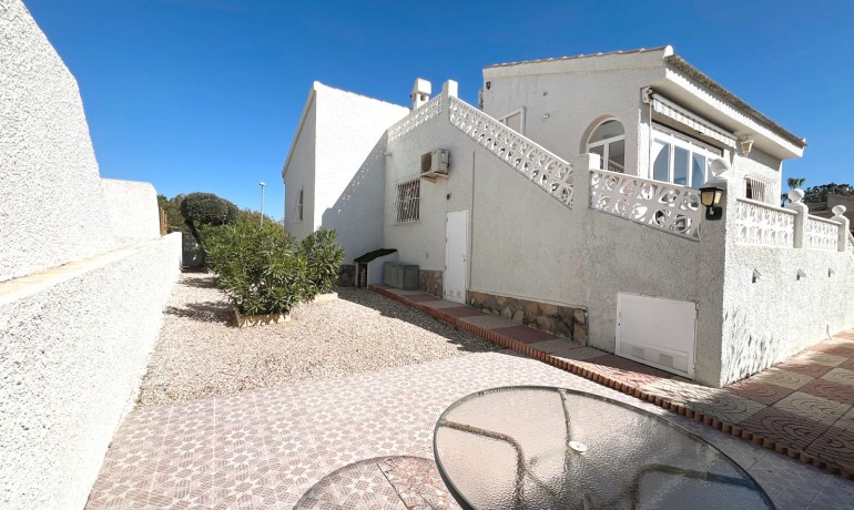 Herverkoop - Villa -
Cuidad Quesada* - Pueblo Bravo