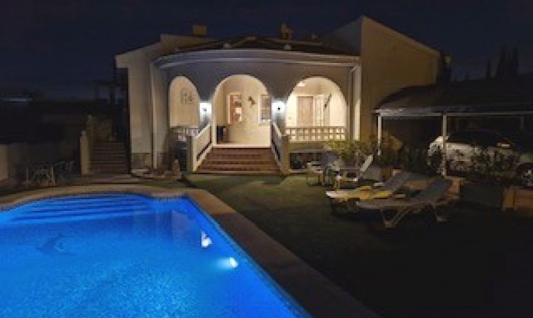 Herverkoop - Villa -
Cuidad Quesada* - Pueblo Bravo