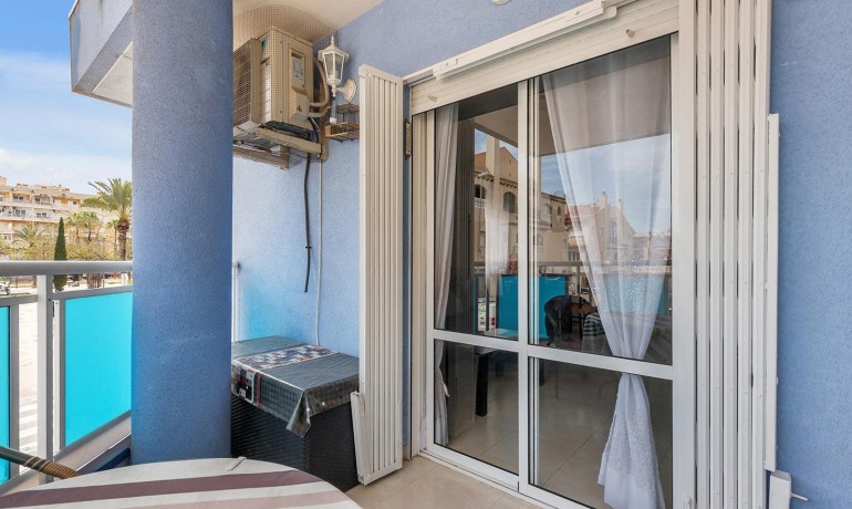 Herverkoop - Appartement / Flat -
Torrevieja* - Estacion de autobuses
