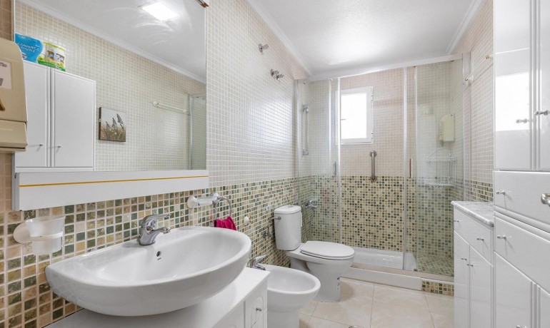 Herverkoop - Appartement / Flat -
Torrevieja* - Estacion de autobuses