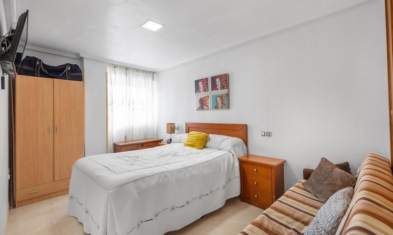 Herverkoop - Appartement / Flat -
Torrevieja* - Estacion de autobuses