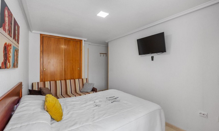 Herverkoop - Appartement / Flat -
Torrevieja* - Estacion de autobuses