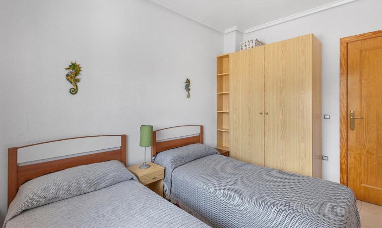 Herverkoop - Appartement / Flat -
Torrevieja* - Estacion de autobuses