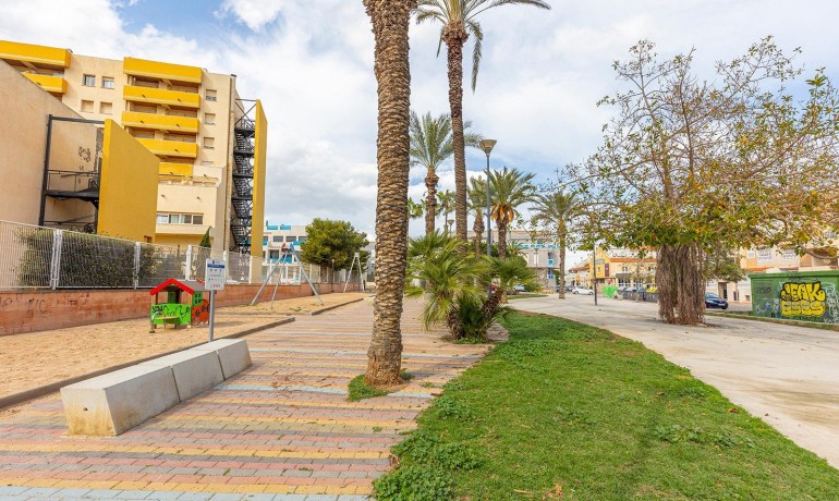 Herverkoop - Appartement / Flat -
Torrevieja* - Estacion de autobuses