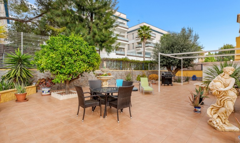 Revente - Maison -
Orihuela Costa - Villamartin