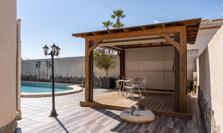 Herverkoop - Villa -
Orihuela Costa* - Playa Flamenca