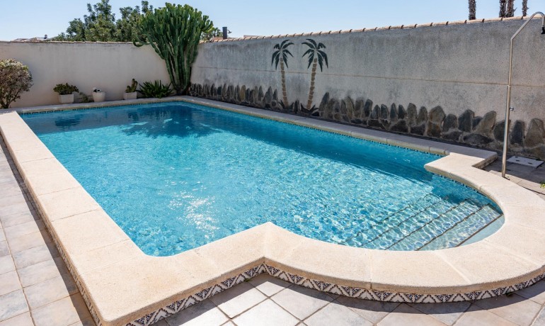 Herverkoop - Villa -
Orihuela Costa* - Playa Flamenca