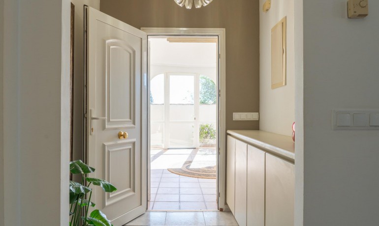 Herverkoop - Villa -
Orihuela Costa* - Playa Flamenca