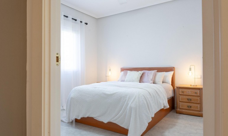 Herverkoop - Villa -
Orihuela Costa* - Playa Flamenca