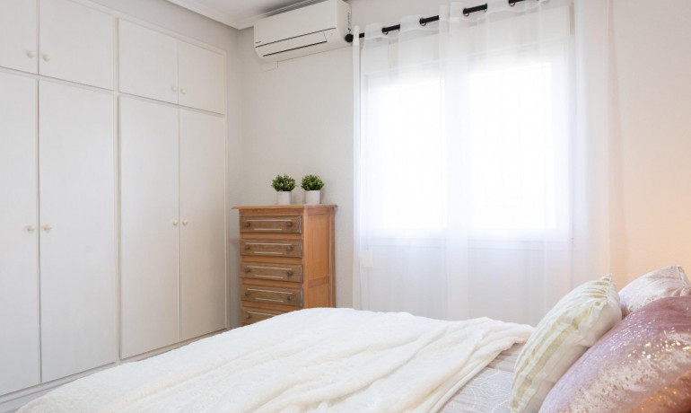 Herverkoop - Villa -
Orihuela Costa* - Playa Flamenca