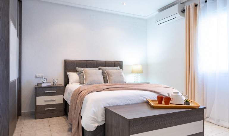 Herverkoop - Villa -
Orihuela Costa* - Playa Flamenca