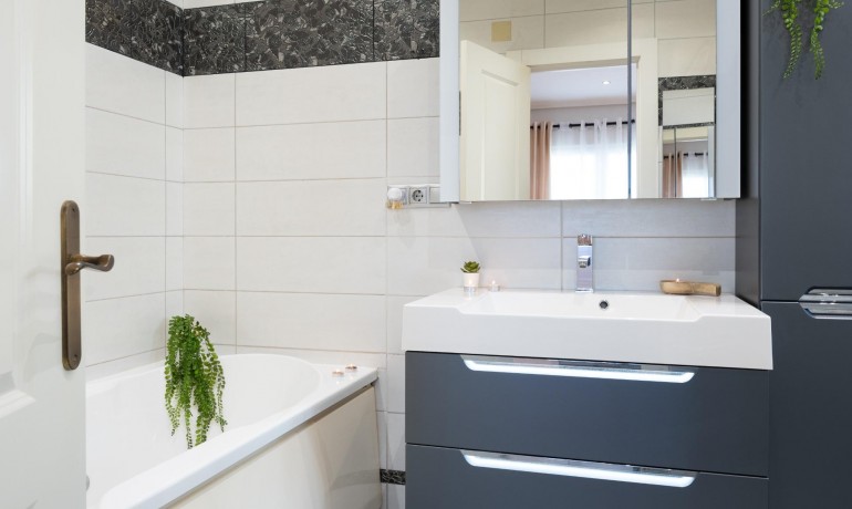 Herverkoop - Villa -
Orihuela Costa* - Playa Flamenca