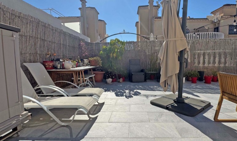 Herverkoop - Huis -
Orihuela Costa* - Villamartin*