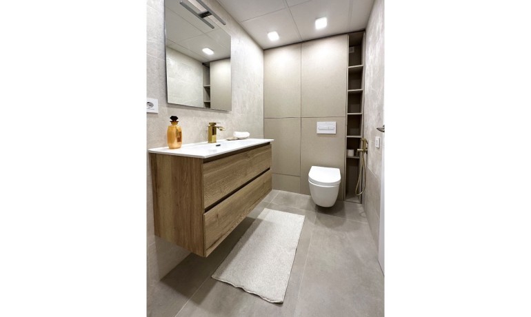 Venta - Apartamento / piso -
Torrevieja