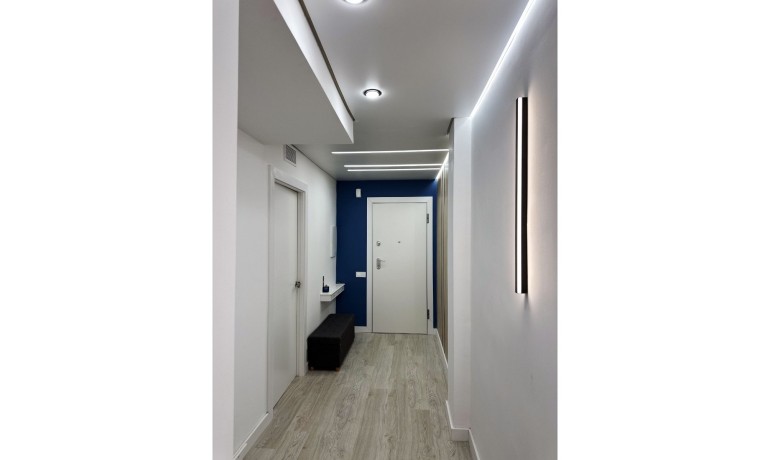 Venta - Apartamento / piso -
Torrevieja