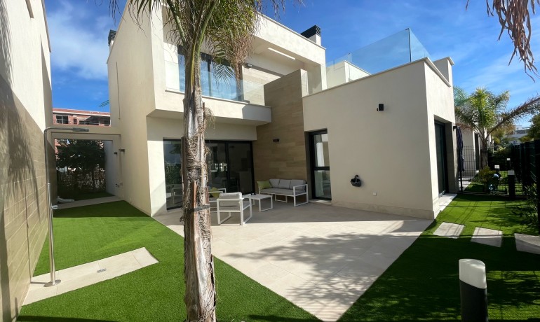 Herverkoop - Villa -
Santa Rosalia Lake and Life Resort