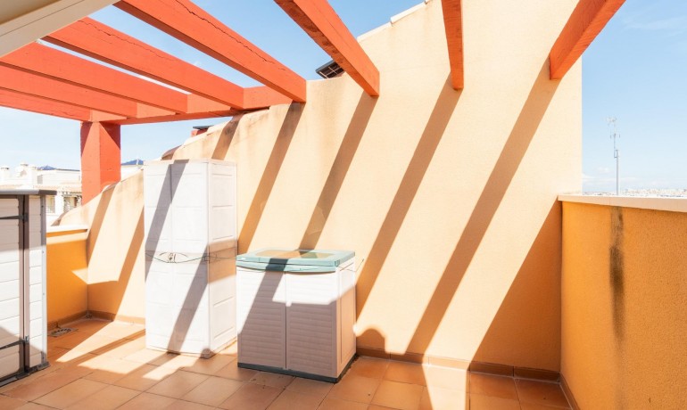 Herverkoop - Huis -
Orihuela Costa* - Villamartin