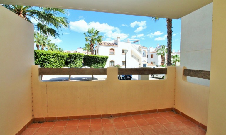 Venta - Apartamento / piso -
Playa Flamenca