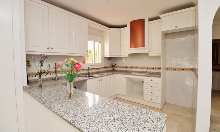 Venta - Apartamento / piso -
Playa Flamenca