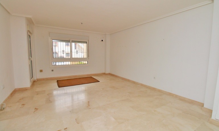 Venta - Apartamento / piso -
Playa Flamenca