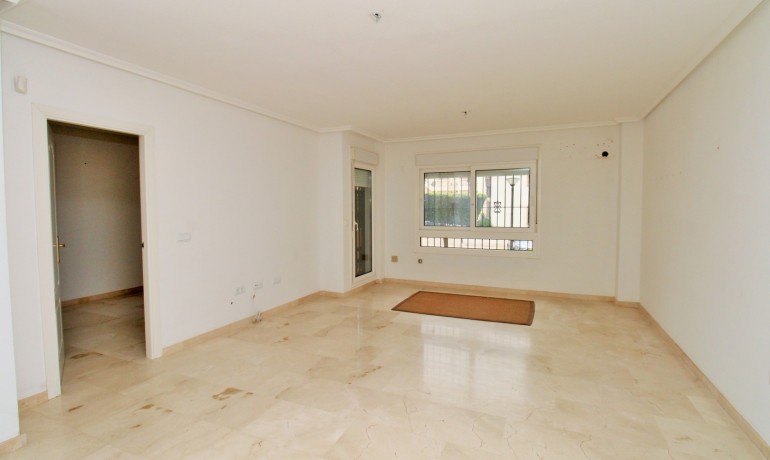 Venta - Apartamento / piso -
Playa Flamenca