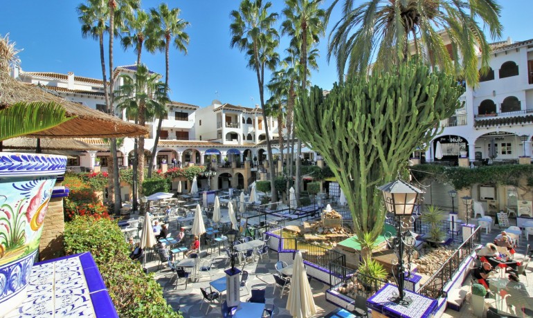 Venta - Apartamento / piso -
Playa Flamenca