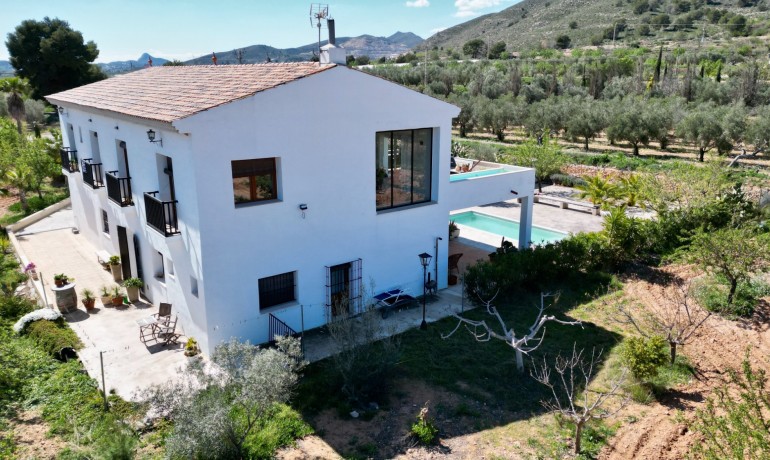 Sale - Villa -
Hondón de las Nieves - Hondón de las Nieves*