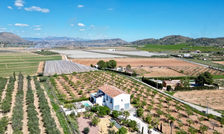 Sale - Villa -
Hondón de las Nieves - Hondón de las Nieves*