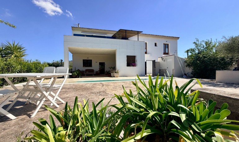 Sale - Villa -
Hondón de las Nieves - Hondón de las Nieves*